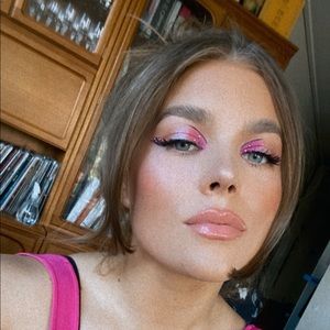 Meet your Posher, Madeleine